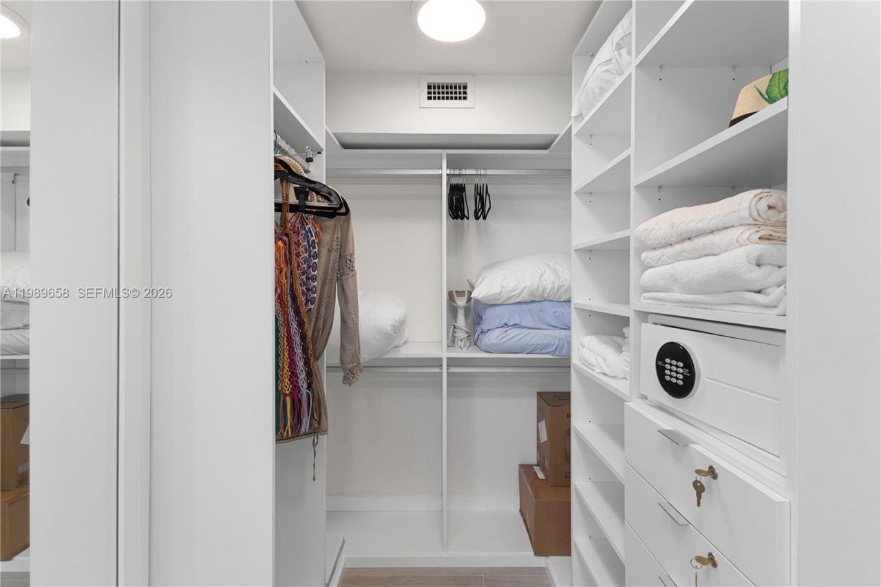 401 Ocean Dr , Unit 918, Miami Beach, FL 33139 Photo