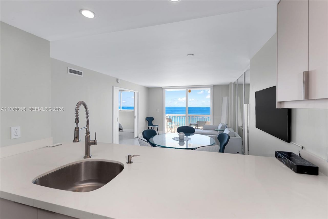 401 Ocean Dr , Unit 918, Miami Beach, FL 33139 Photo