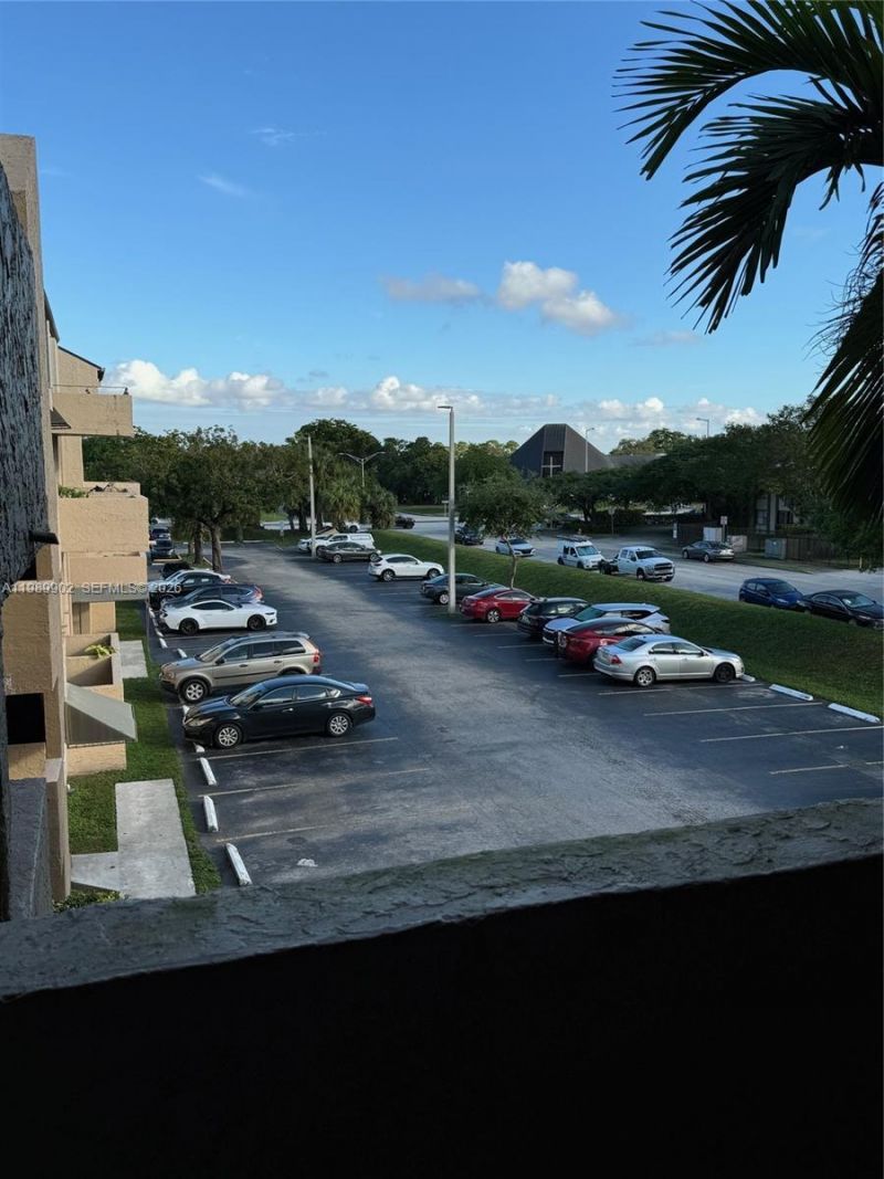 10500 SW 108th Ave, Unit B303, Miami, FL 33176 Photo