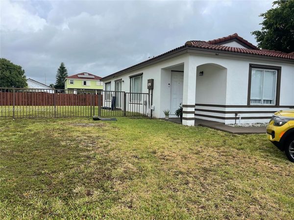14252 SW 175th Ter, Miami, FL 33177