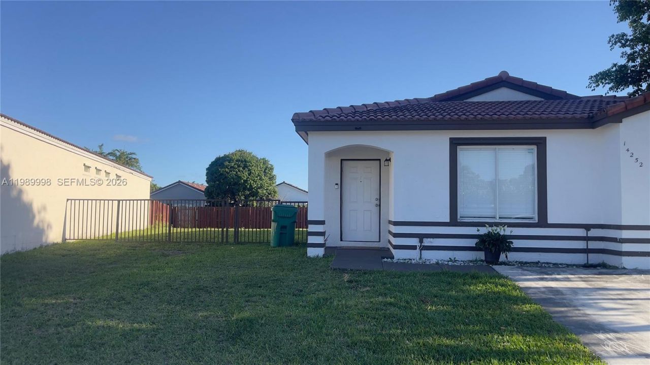 14252 SW 175th Ter, Miami, FL 33177 Photo