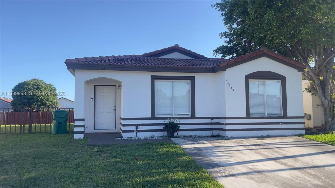 14252 SW 175th Ter, Miami, FL 33177 Photo