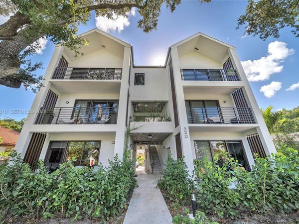 320 NE 126th St , Unit 32, North Miami, FL 33161