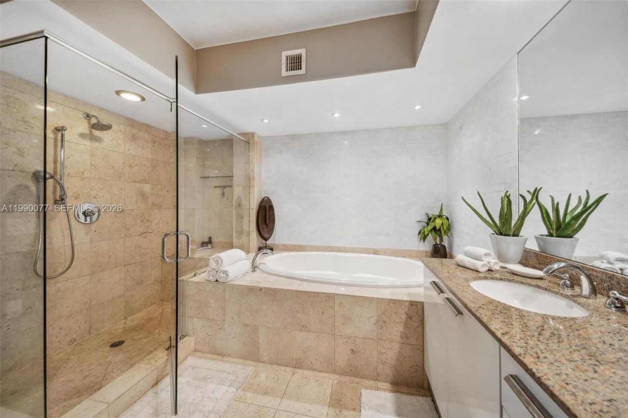 1830 S Ocean Dr, Unit 3111, Hallandale Beach, FL 33009 Photo