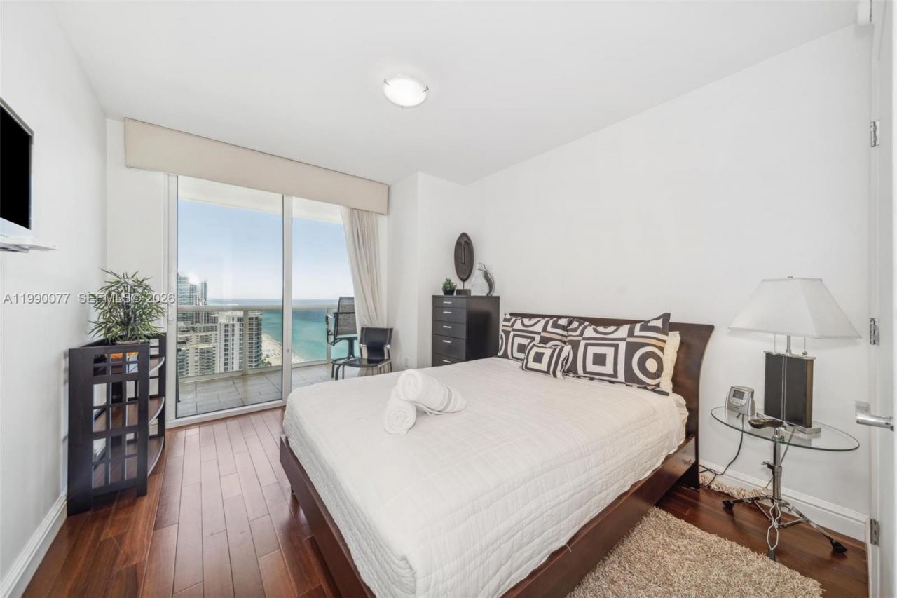 1830 S Ocean Dr, Unit 3111, Hallandale Beach, FL 33009 Photo