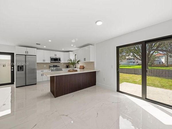 10510 SW 148th Ave Dr , Miami, FL 33196