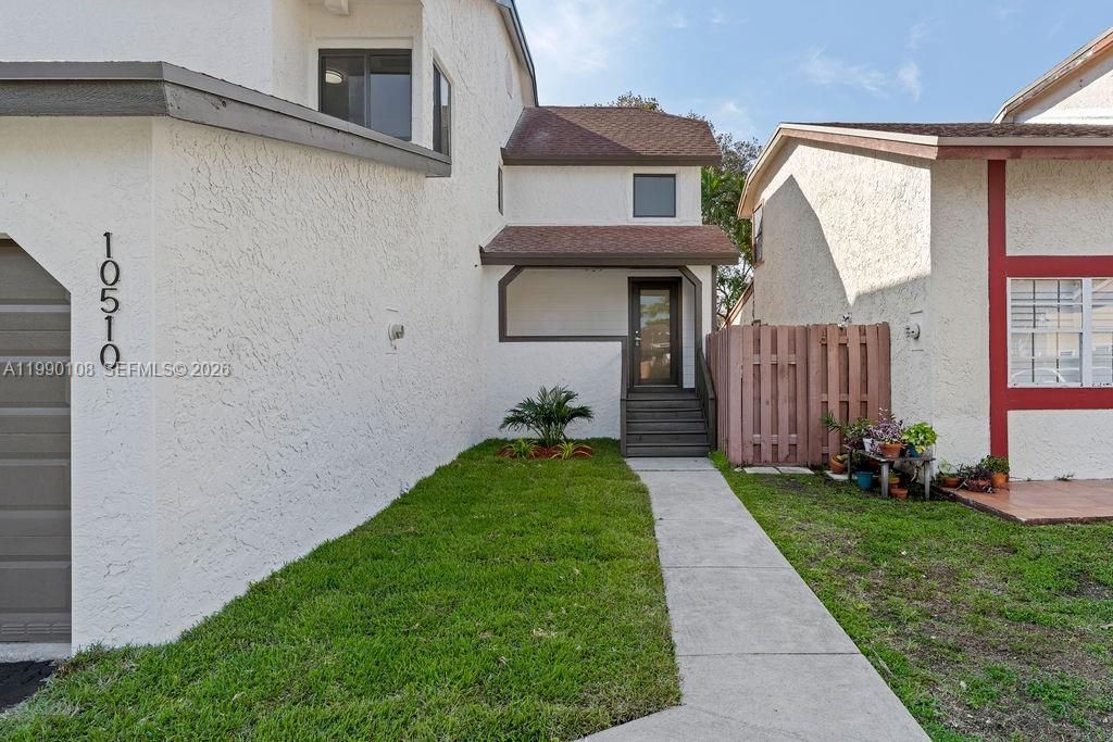 10510 SW 148th Ave Dr , Miami, FL 33196 Photo