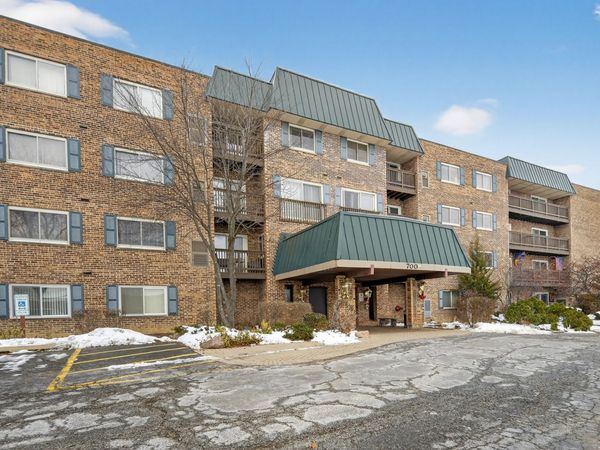 700 PERRIE Drive , Unit 207, Elk Grove Village, IL 60007