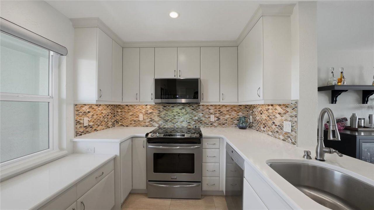 4500 Gulf Of Mexico Drive, Unit 3, Longboat Key, FL 34228 Photo