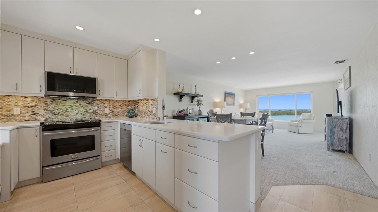 4500 Gulf Of Mexico Drive, Unit 3, Longboat Key, FL 34228 Photo