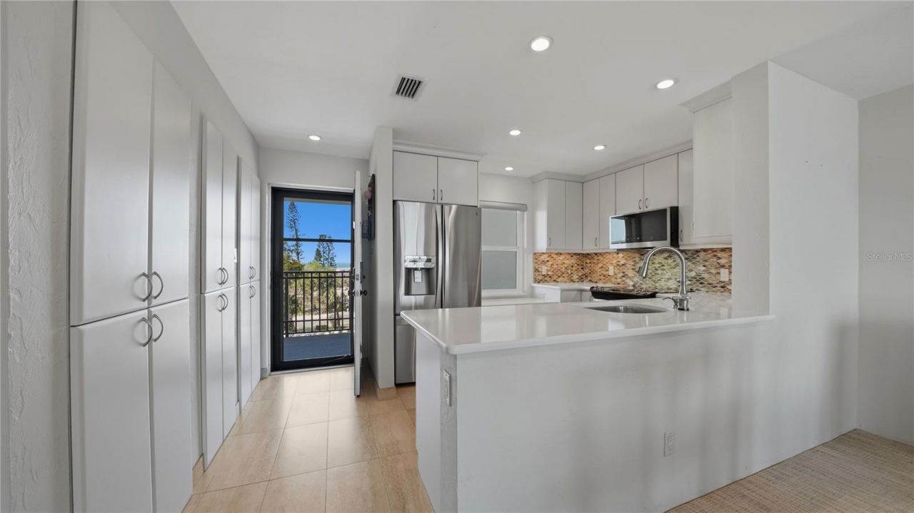 4500 Gulf Of Mexico Drive, Unit 3, Longboat Key, FL 34228 Photo