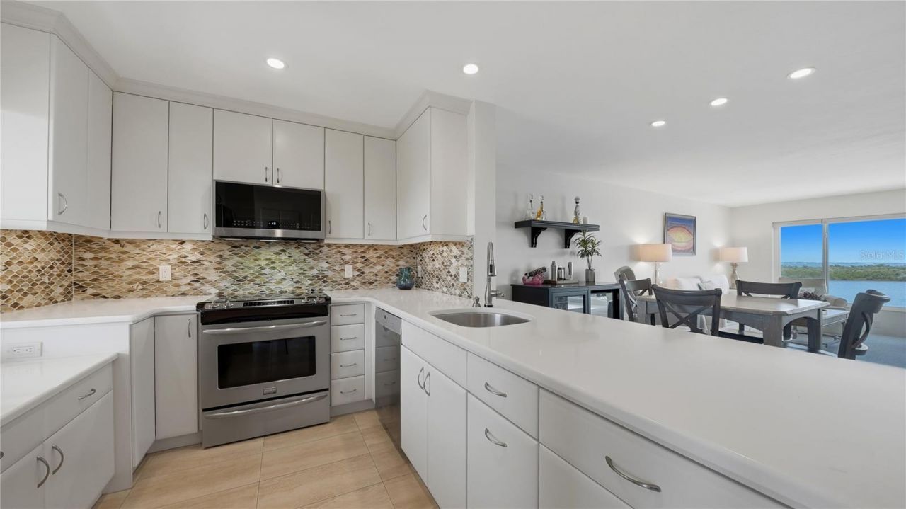 4500 Gulf Of Mexico Drive, Unit 3, Longboat Key, FL 34228 Photo
