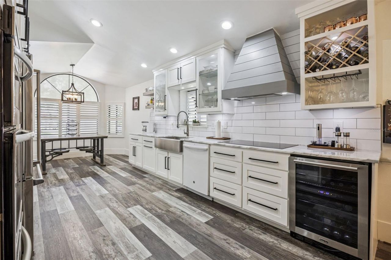 312 Waterwood Drive , Yalaha, FL 34797 Photo