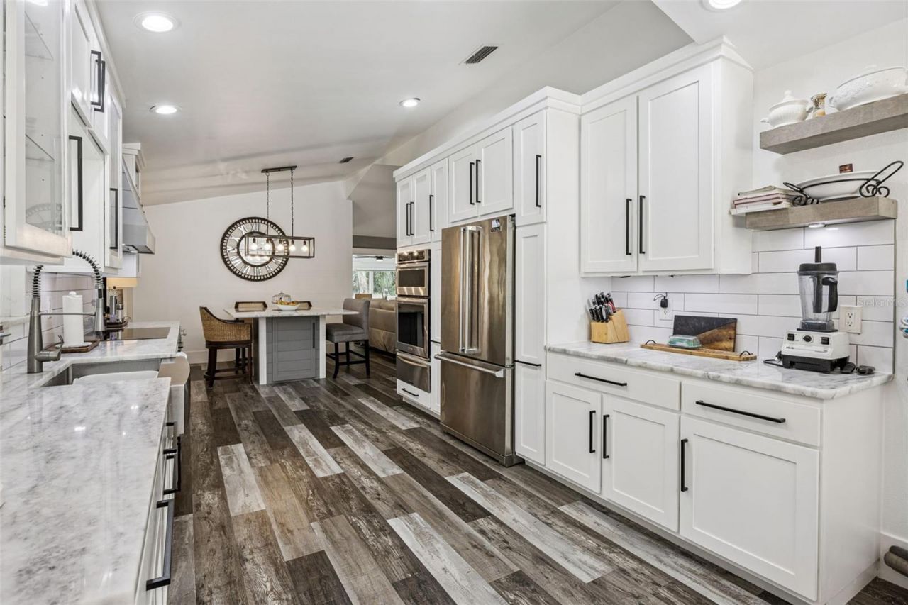 312 Waterwood Drive , Yalaha, FL 34797 Photo