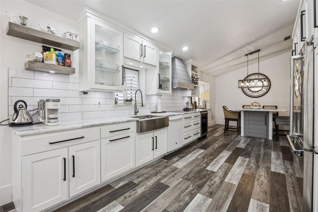 312 Waterwood Drive , Yalaha, FL 34797 Photo