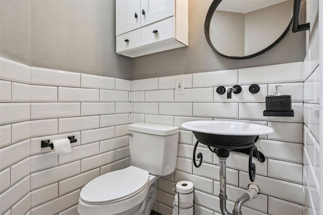 312 Waterwood Drive , Yalaha, FL 34797 Photo