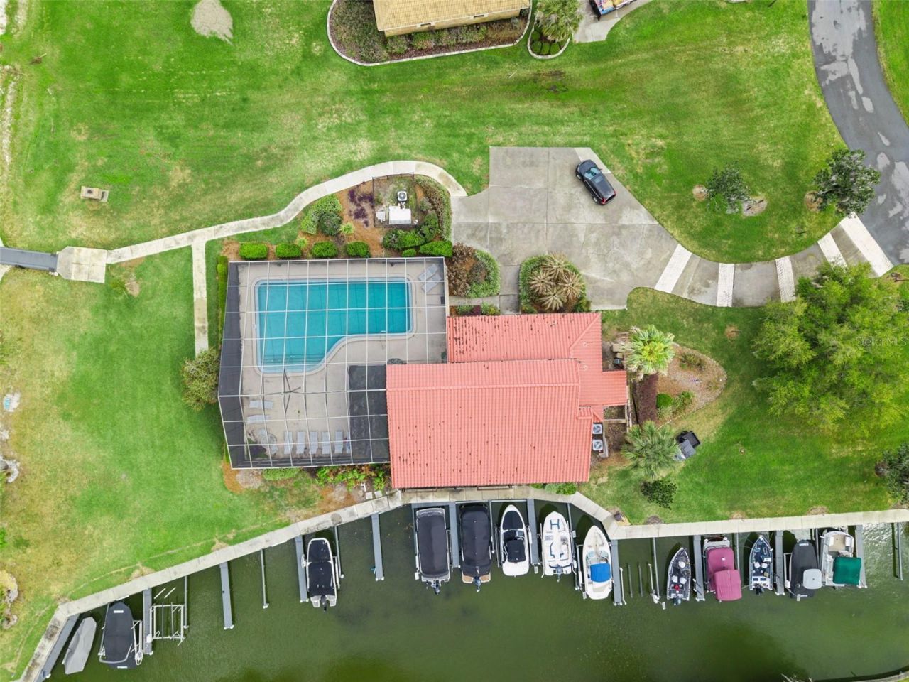 312 Waterwood Drive , Yalaha, FL 34797 Photo