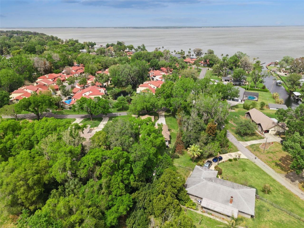 312 Waterwood Drive , Yalaha, FL 34797 Photo