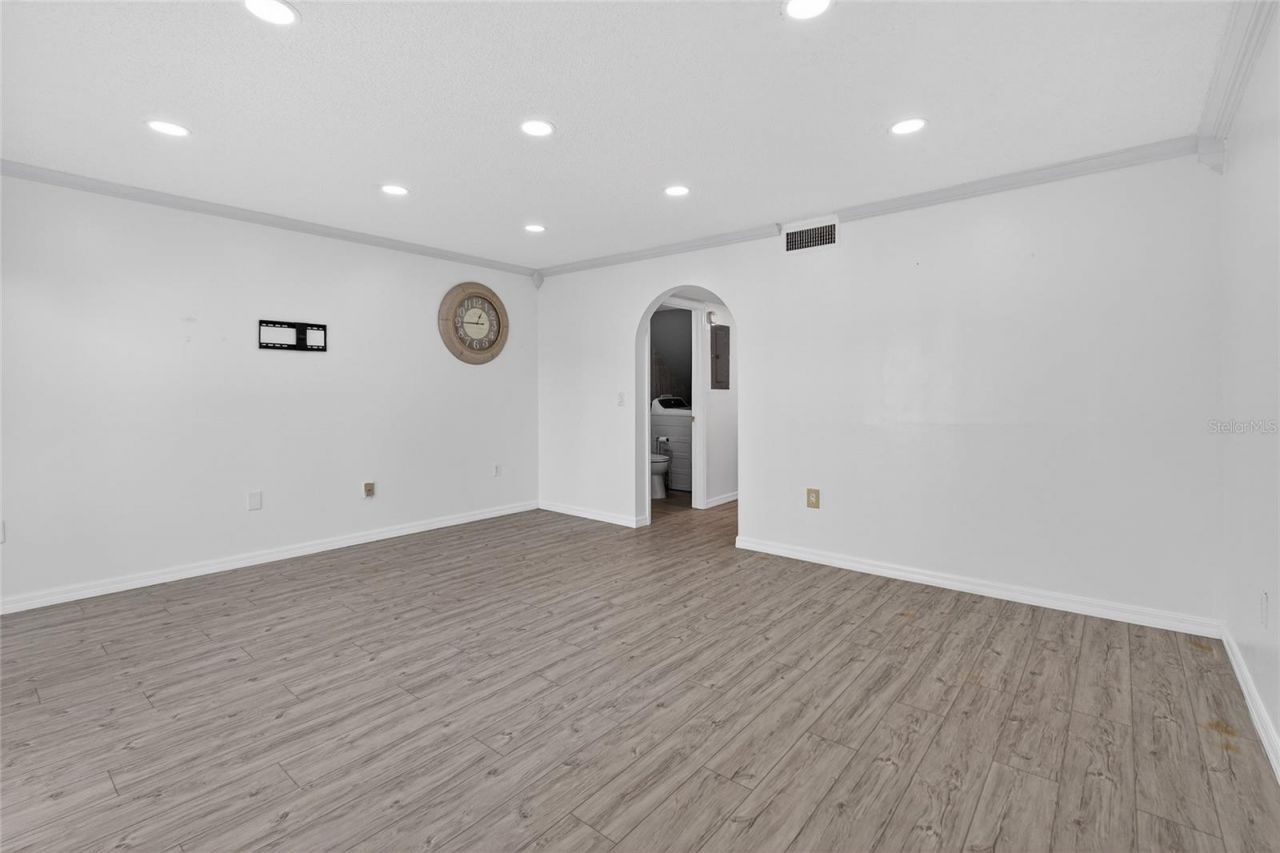 657 99th Avenue N, Unit 202, Saint Petersburg, FL 33702 Photo