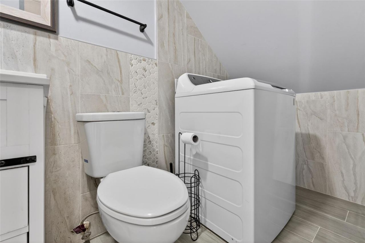 657 99th Avenue N, Unit 202, Saint Petersburg, FL 33702 Photo