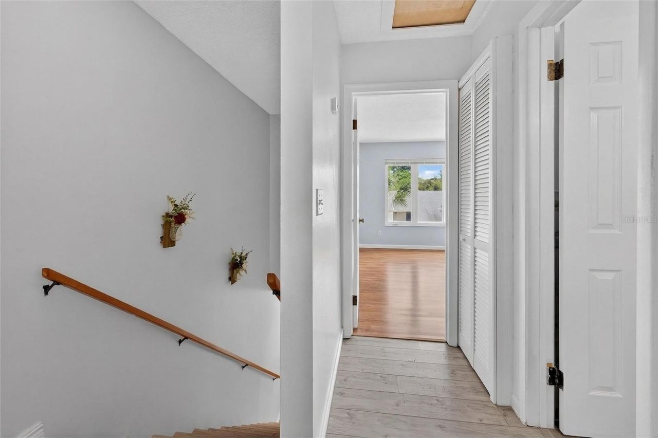 657 99th Avenue N, Unit 202, Saint Petersburg, FL 33702 Photo