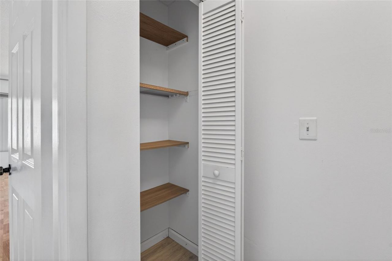 657 99th Avenue N, Unit 202, Saint Petersburg, FL 33702 Photo