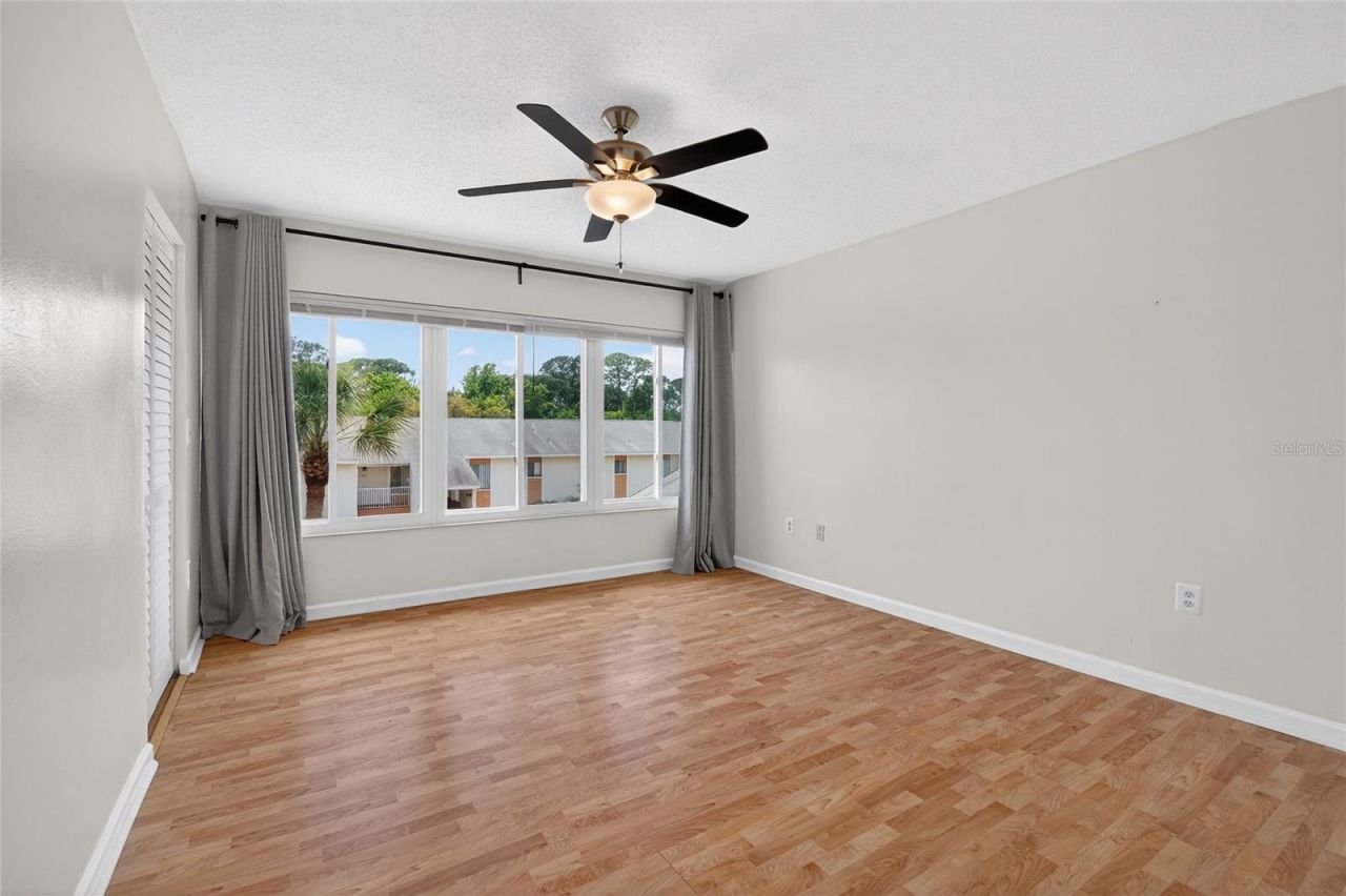 657 99th Avenue N, Unit 202, Saint Petersburg, FL 33702 Photo