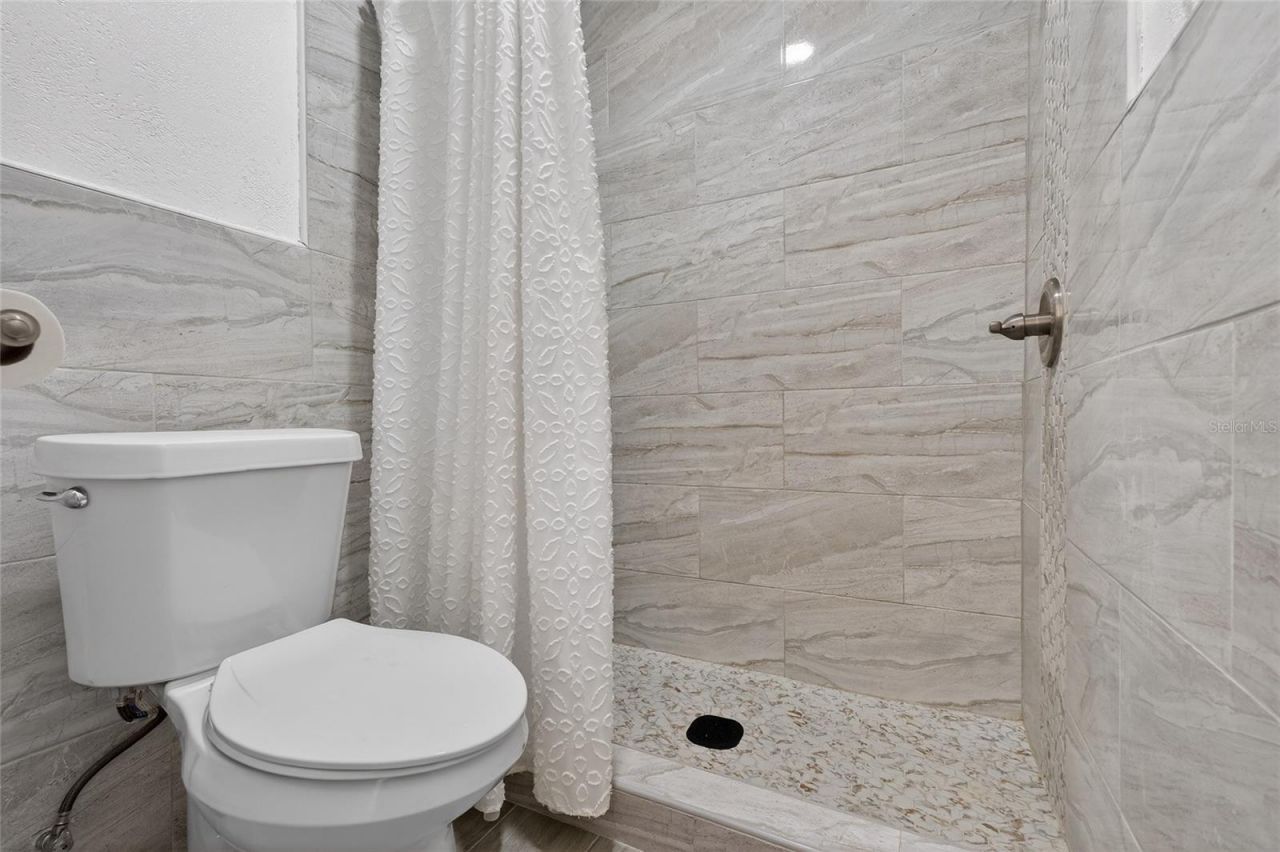 657 99th Avenue N, Unit 202, Saint Petersburg, FL 33702 Photo