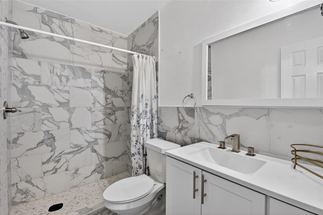 657 99th Avenue N, Unit 202, Saint Petersburg, FL 33702 Photo