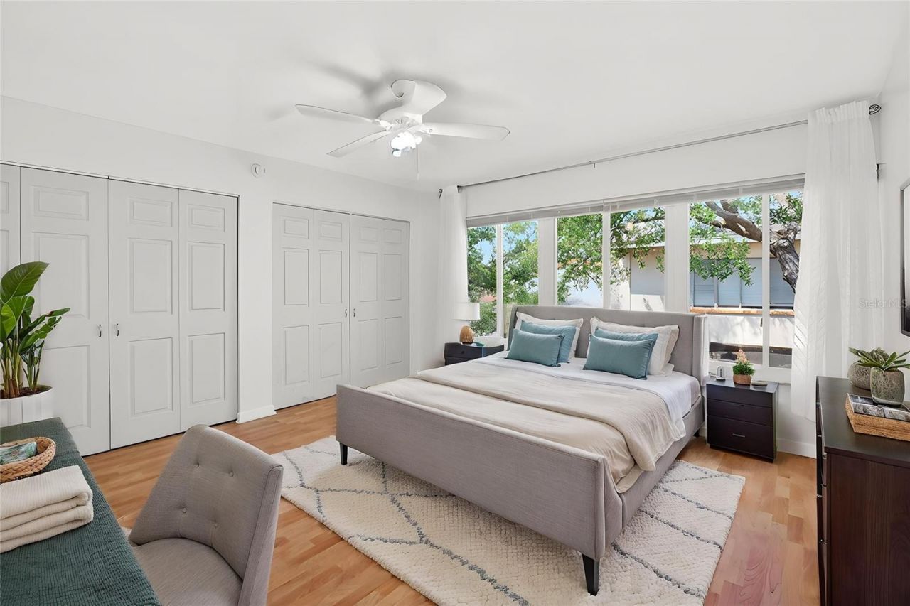 657 99th Avenue N, Unit 202, Saint Petersburg, FL 33702 Photo