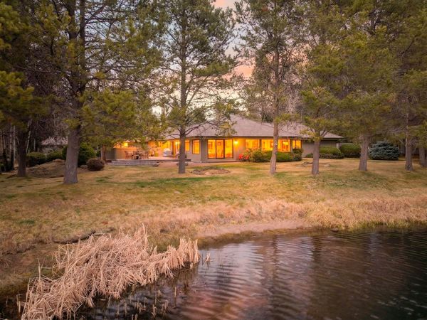 17995 North Course Lane, Unit 8, Sunriver, OR 97707