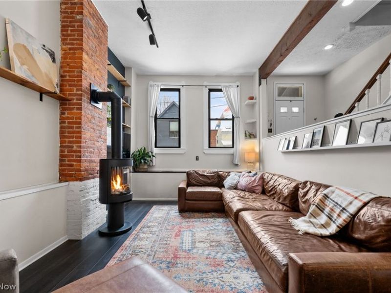 3064 Mabel Court, Unit 5, Cleveland, OH 44113 Photo 4