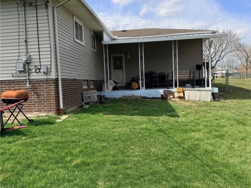 6081 Sunset Drive, Bedford Heights, OH 44146 Photo 4