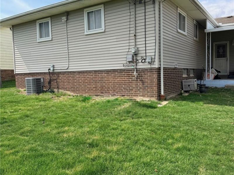 6081 Sunset Drive, Bedford Heights, OH 44146 Photo 5