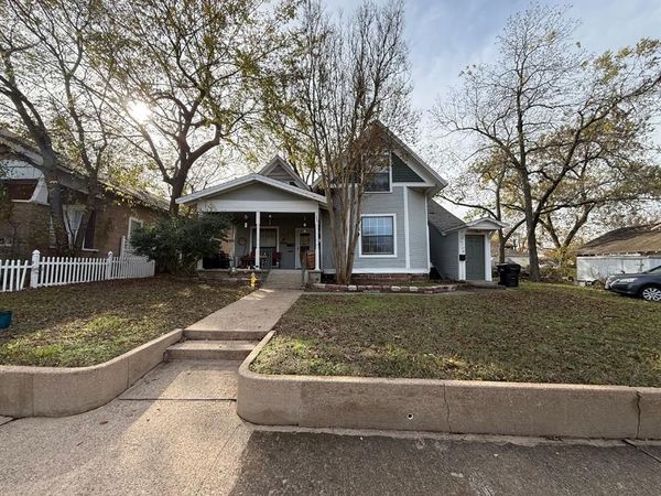 224 W Hull Street, Unit B, Denison, TX 75020