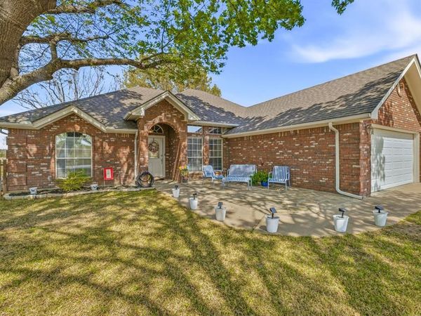 1023 Prairie Wind Boulevard, Stephenville, TX 76401