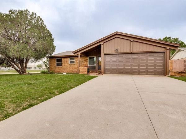 2413 Cheyenne Street , Irving, TX 75062