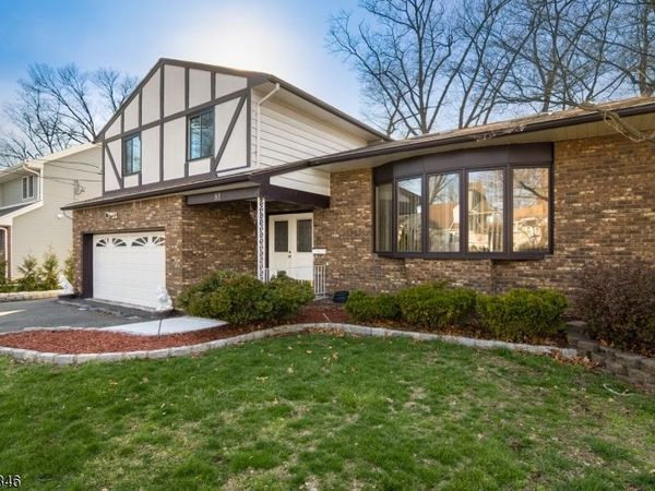 81 Hastings Ave, Nutley, NJ 07110