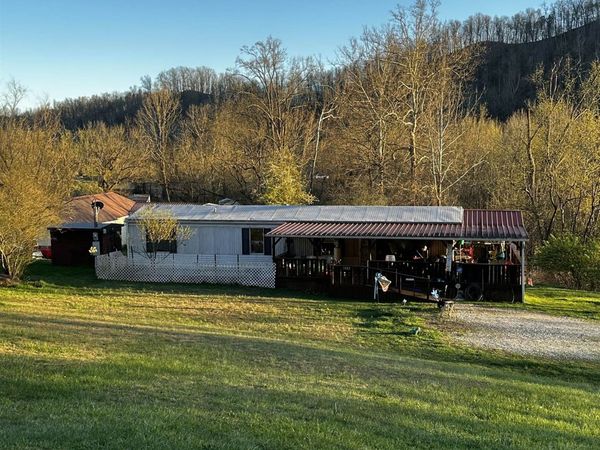 1882 Goodwill Rd, Huntington, WV 25704