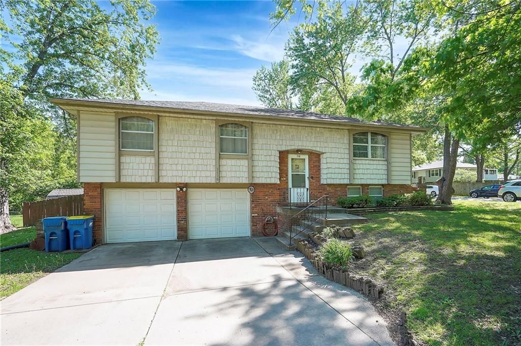 1116 Owen Drive, Liberty, MO 64068 Main Photo