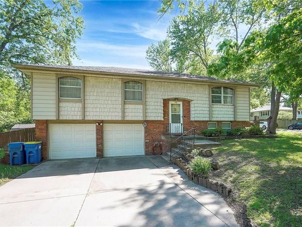 1116 Owen Drive, Liberty, MO 64068