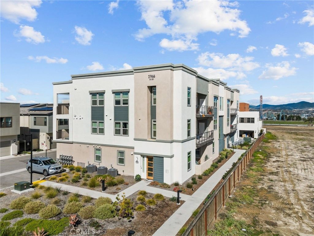 27466 Mercantile Court, Unit 303, Valencia, CA 91381 Main Photo