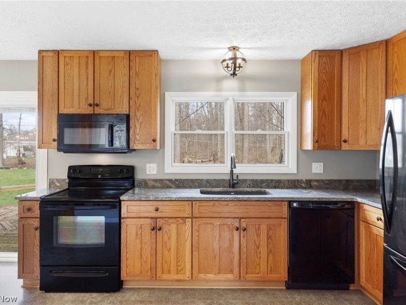 26772 Skyline Drive, Olmsted Township, OH 44138 Photo 11