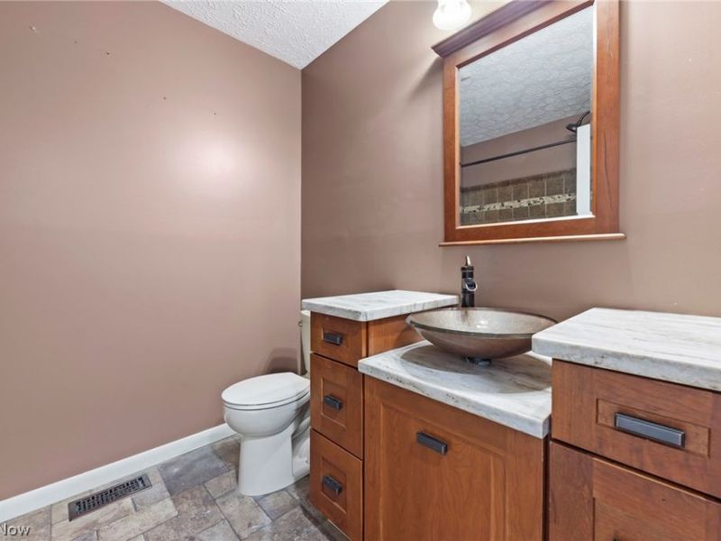 26772 Skyline Drive, Olmsted Township, OH 44138 Photo 31