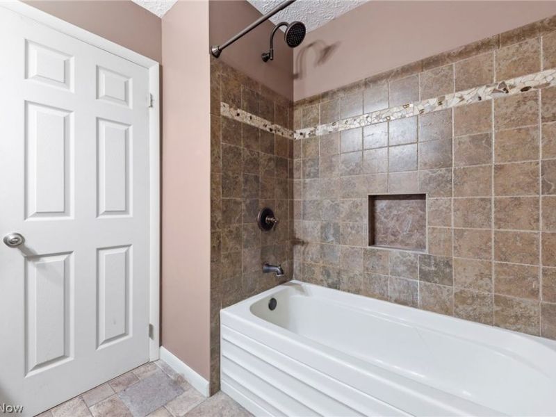 26772 Skyline Drive, Olmsted Township, OH 44138 Photo 32