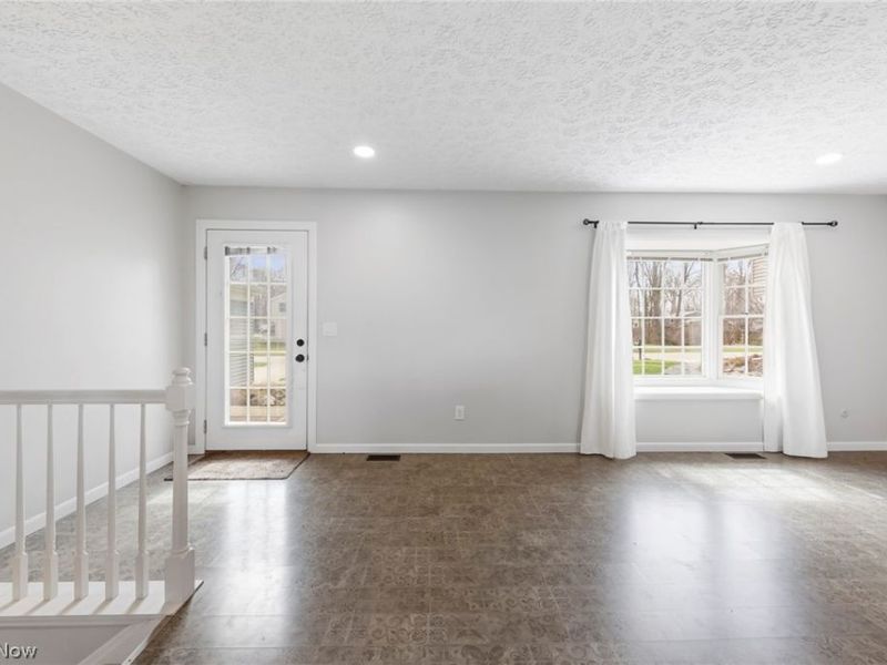 26772 Skyline Drive, Olmsted Township, OH 44138 Photo 4