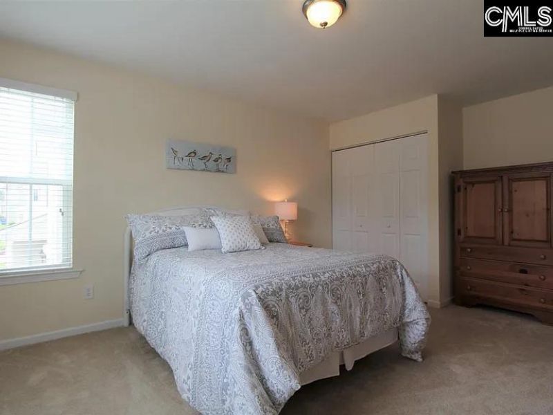 211 Hammock Drive Photo 10