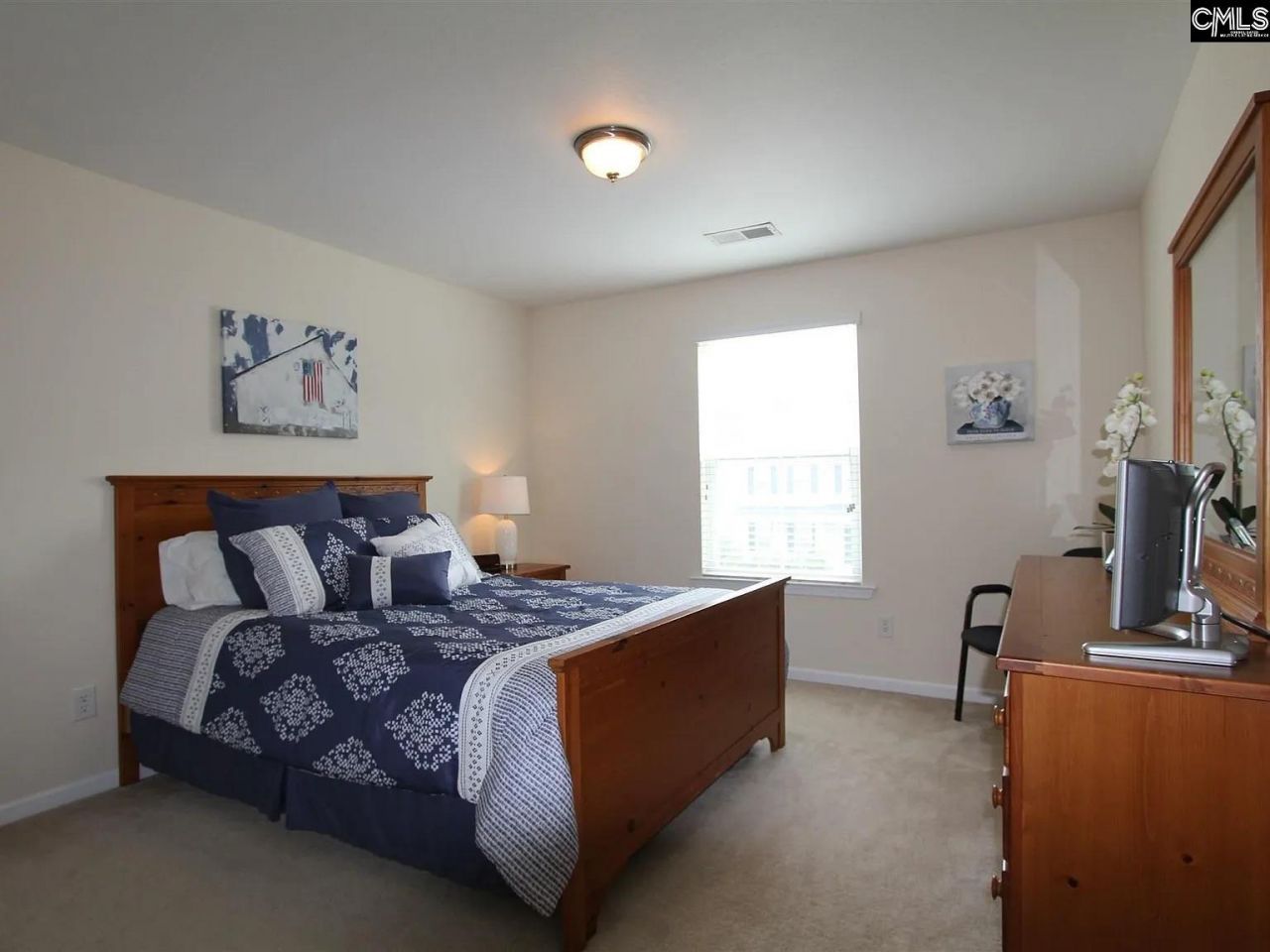 211 Hammock Drive Photo 15