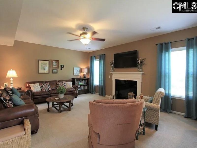 211 Hammock Drive Photo 4