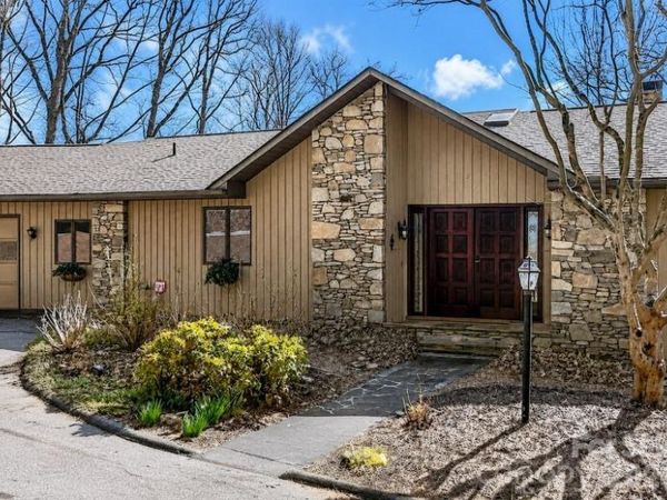 1105 High Vista Drive, Mills River, NC 28759
